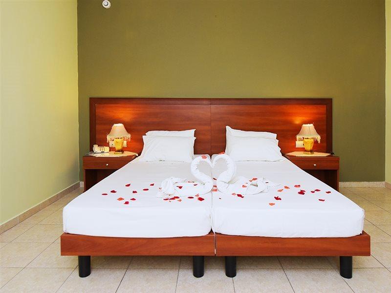Esmeralda Aparthotel Kremastí