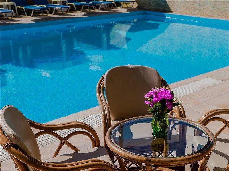 Esmeralda Aparthotel